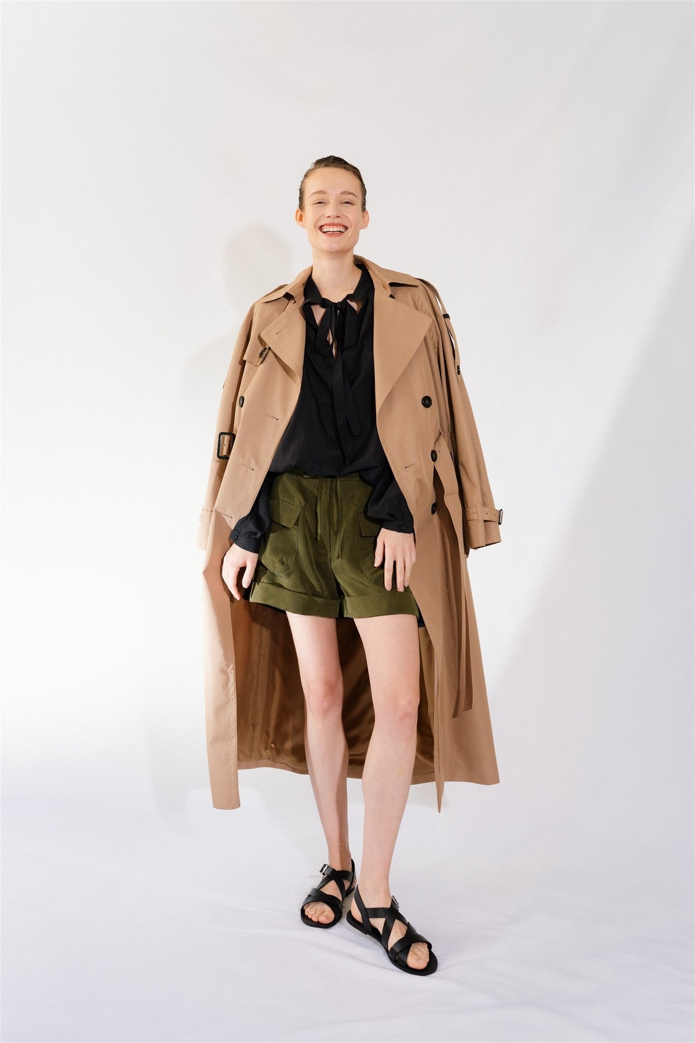 Elegantný Oversize Dámsky Trenchcoat
