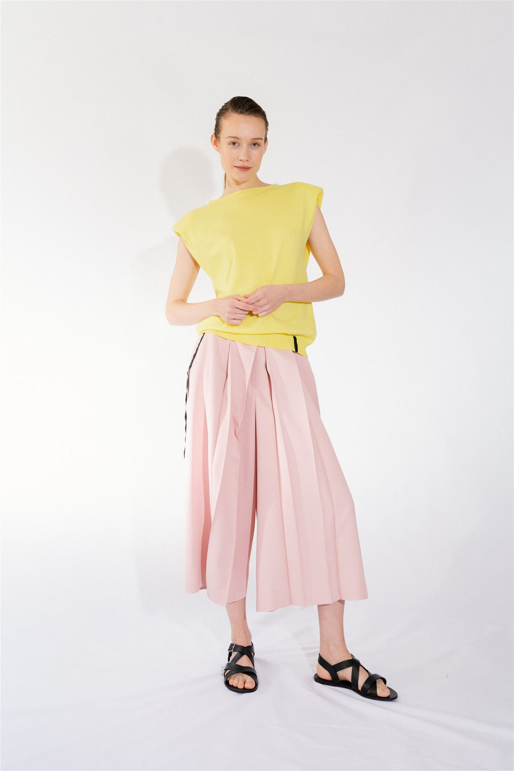 women's pink wide cropped trousers